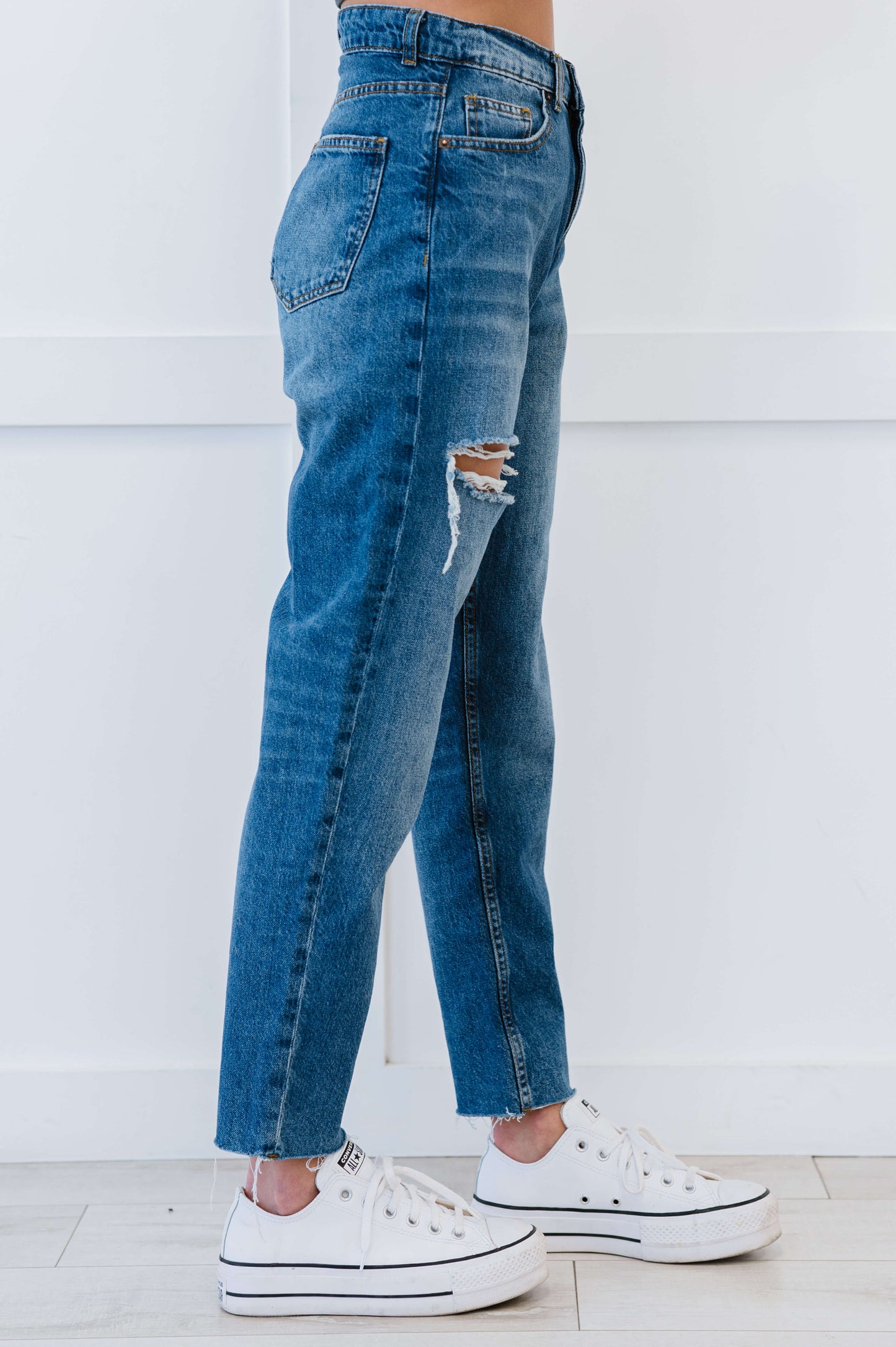 Distressed High Waist Boyfriend Jeans