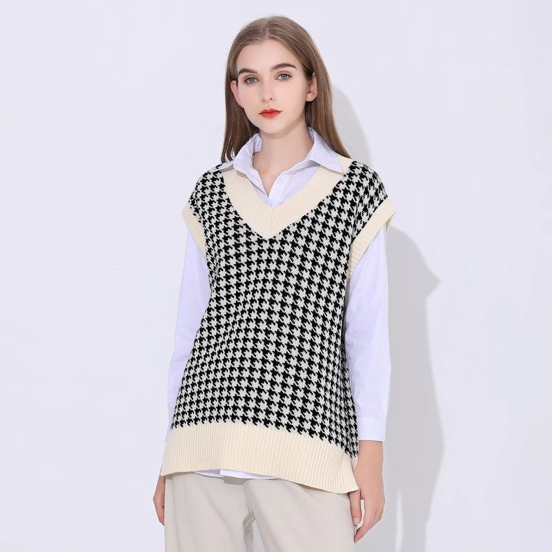 Star Checkered V-Line Sweater Vest