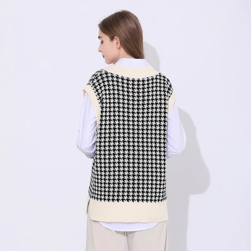 Star Checkered V-Line Sweater Vest