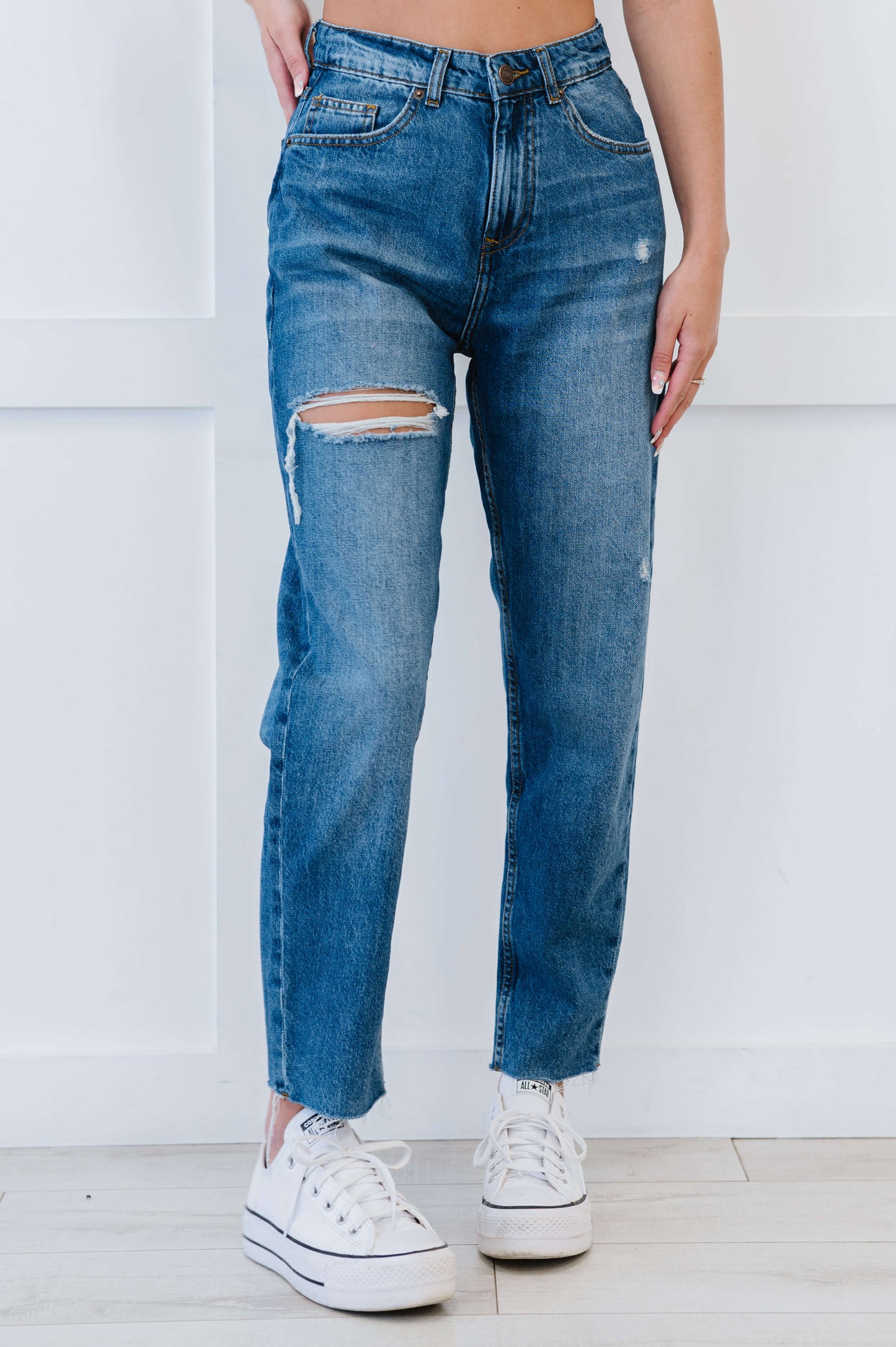 Distressed High Waist Boyfriend Jeans